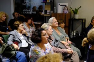 Η παρουσίαση του βιβλίου της Αγγελικής Καστρινέλλη, που κυκλοφορεί από τις Εκδόσεις Καλέντη, μέσα από τον φωτογραφικό φακό του Σταύρου Χατζησιδέρη.